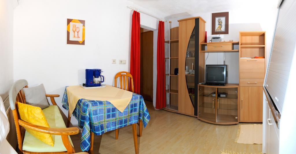 Haus Steinroeschen Apartment เซเฟลด์ อิน ทิโรล ห้อง รูปภาพ